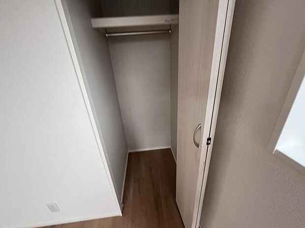 いつでもお部屋をスッキリお使い頂ける収納スペースを設置中の物を確認しやすく取り出しやすい収納スペース