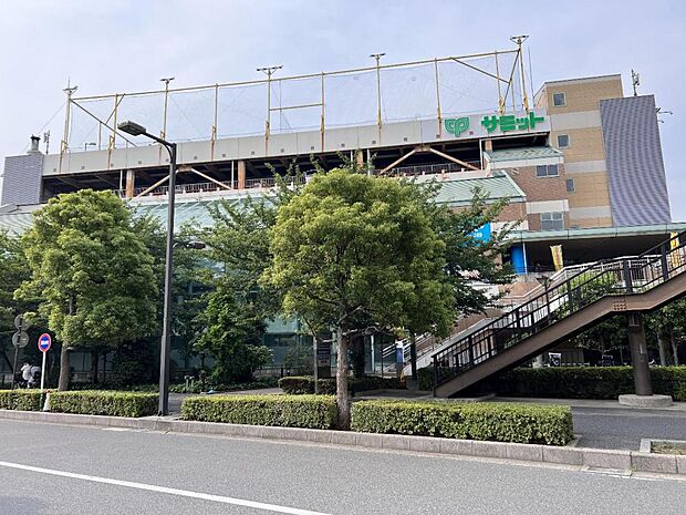 サミットストア 川口エルザタワー店まで約820m(徒歩11分)