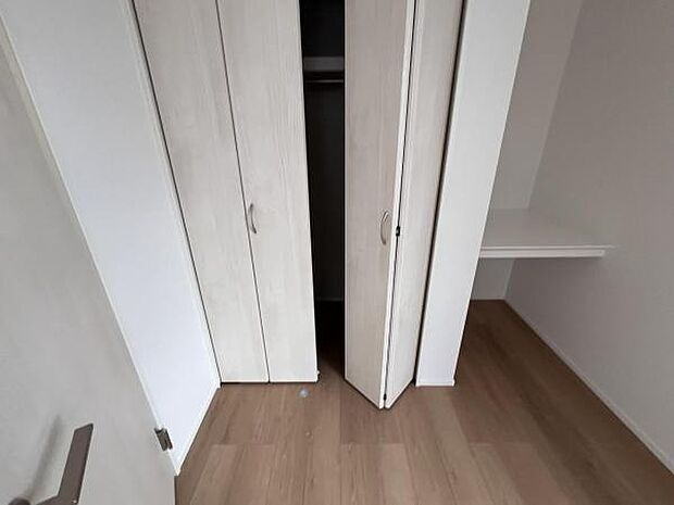 いつでもお部屋をスッキリお使い頂ける収納スペースを設置中の物を確認しやすく取り出しやすい収納スペース