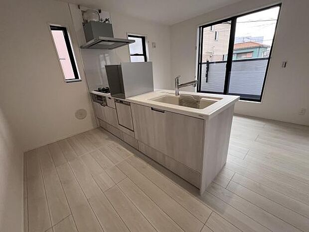 料理の時間が楽しくなるキッチンスペースです作業スペースが広く家事動線をゆったりと確保できるキッチン