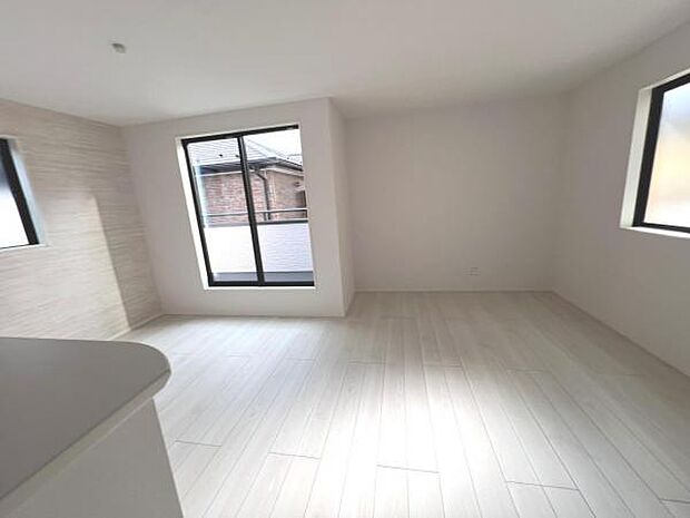 ご家族が集うLDKは約16.4帖の広さ、団らんの空間です。