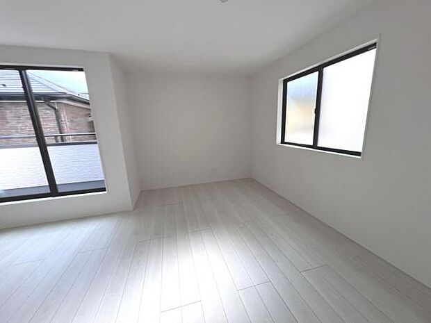 リビングダイニングになります。ご家族そろっての素敵な空間になりそうですね。