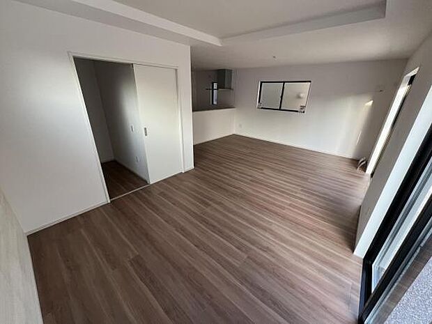 家族団らんの場所としてゆったりと居心地の良いリビングです。