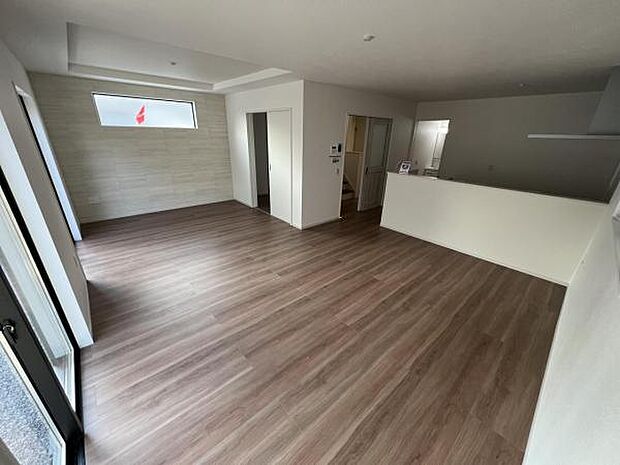 リビングダイニングになります。ご家族そろっての素敵な空間になりそうですね。