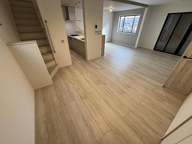 家族団らんの場所としてゆったりと居心地の良いリビングです。