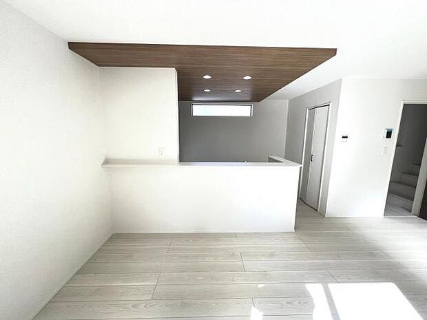 ご家族の温かい時間を演出するダイニングスペースです。