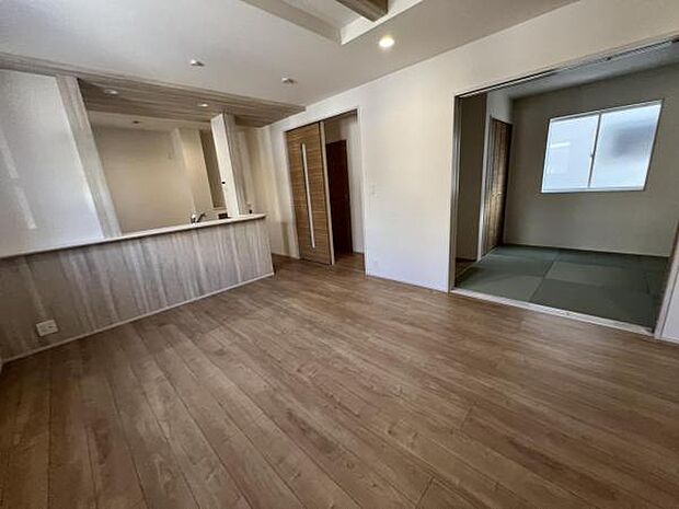 リビングダイニングになりますご家族そろっての素敵な空間になりそうですね暖かな日差しが差し込むリビング