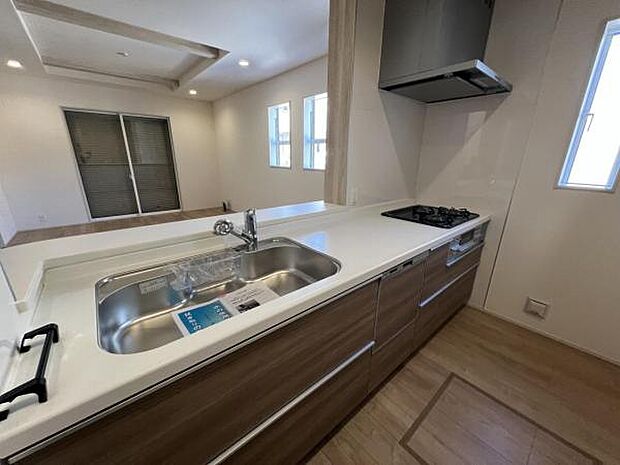 料理の時間が楽しくなるキッチンスペースです作業スペースが広く家事動線をゆったりと確保できるキッチン