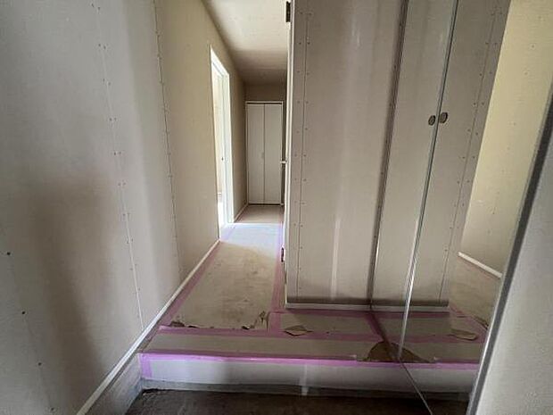 いつも気持ちよくご家族を迎えられる玄関です。綺麗で明るい玄関でお客様をお迎えいただけます。