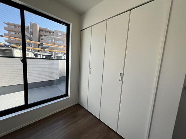 いつでもお部屋をスッキリお使い頂ける収納スペースを設置中の物を確認しやすく取り出しやすい収納スペース