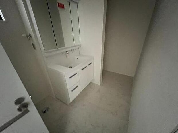 お天気を気にせずお洗濯ができ、室内干し可能です。