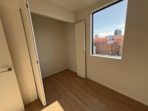 いつでもお部屋をスッキリお使い頂ける収納スペースを設置中の物を確認しやすく取り出しやすい収納スペース