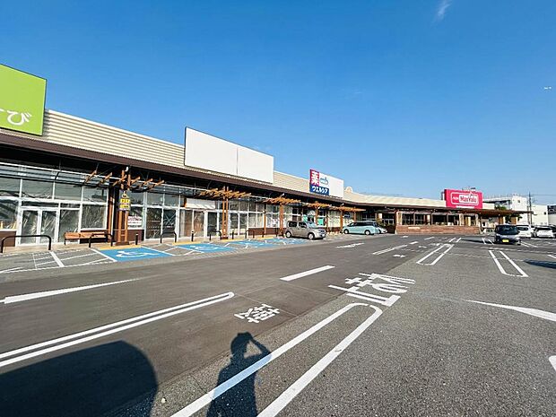 イオンタウン蕨まで約2490m(徒歩32分)