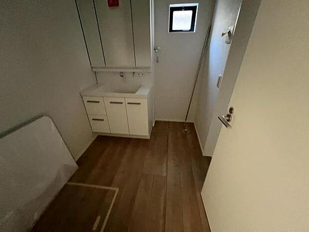 お天気を気にせずお洗濯ができ、室内干し可能です。