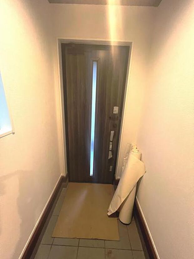 綺麗で明るい玄関でお客様をお迎えいただけます。