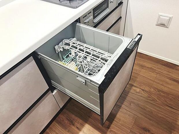 機能性に優れ食器洗乾燥機付のシステムキッチンで忙しい家事をサポートします。