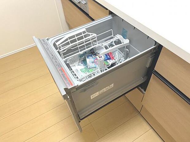 機能性に優れ食器洗乾燥機付のシステムキッチンで忙しい家事をサポートします。