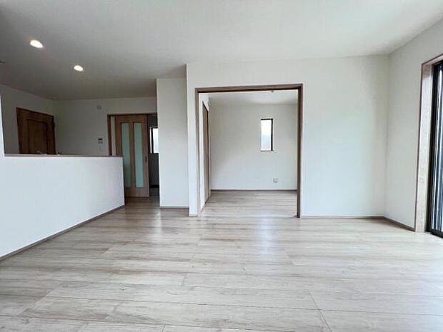 ご家族の温かい時間を演出するダイニングスペースです。