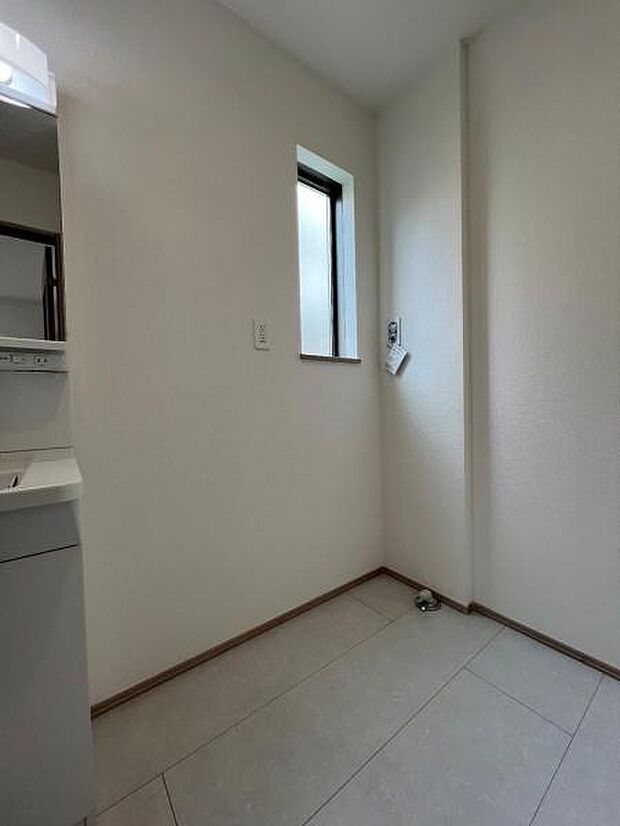 お天気を気にせずお洗濯ができ、室内干し可能です。