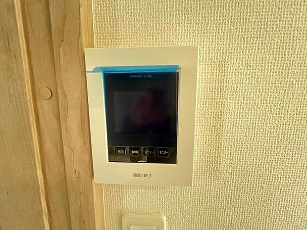 訪問者を確認できるTVモニター付きインターフォンです。