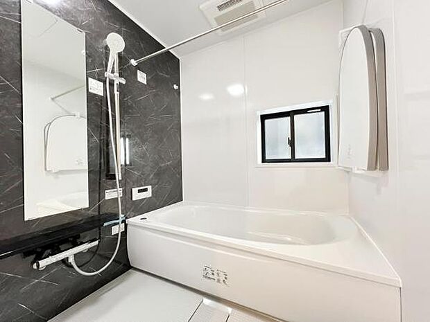 お風呂でほっとひといき。1日の疲れを癒しましょう。