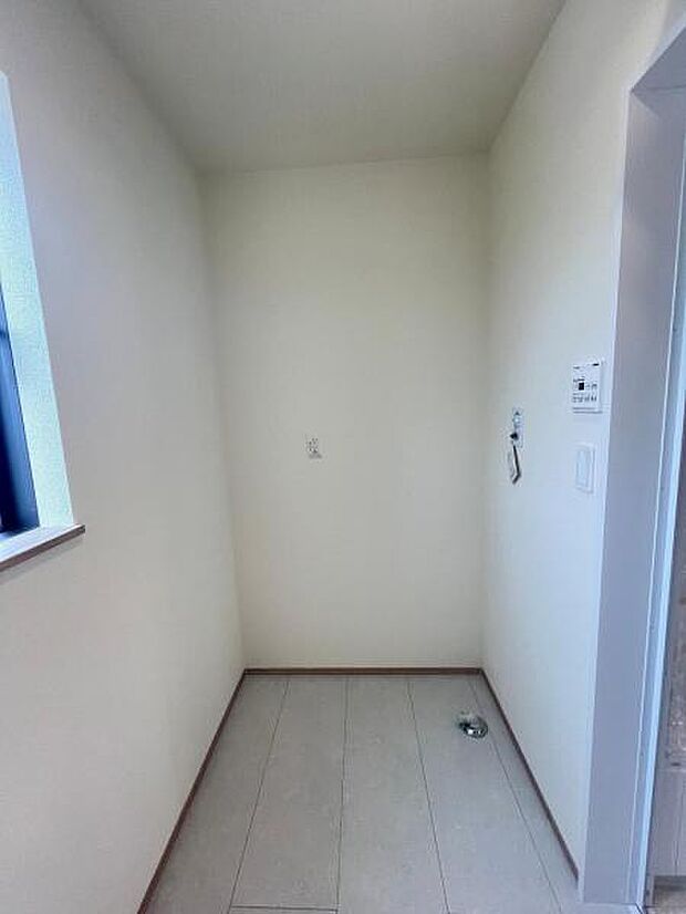 お天気を気にせずお洗濯ができ、室内干し可能です。