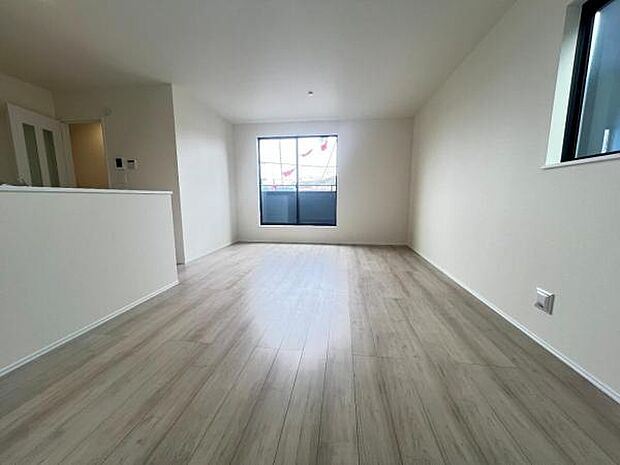 リビングダイニングになります。ご家族そろっての素敵な空間になりそうですね。