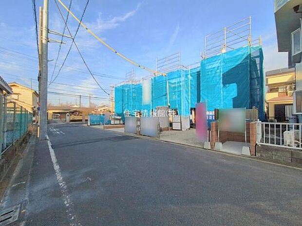 前面道路を含めた現地写真です。