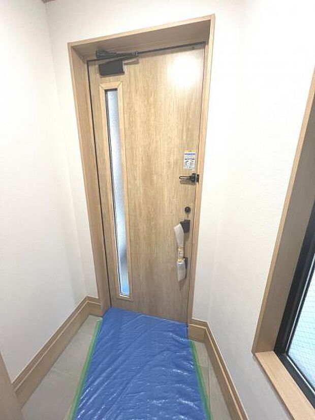 綺麗で明るい玄関でお客様をお迎えいただけます。