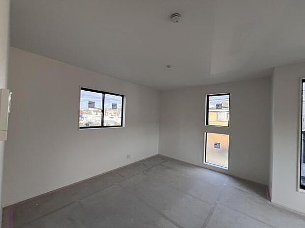 家族団らんの場所としてゆったりと居心地の良いリビングです明るい日差しが入る風通しの良いリビングですご