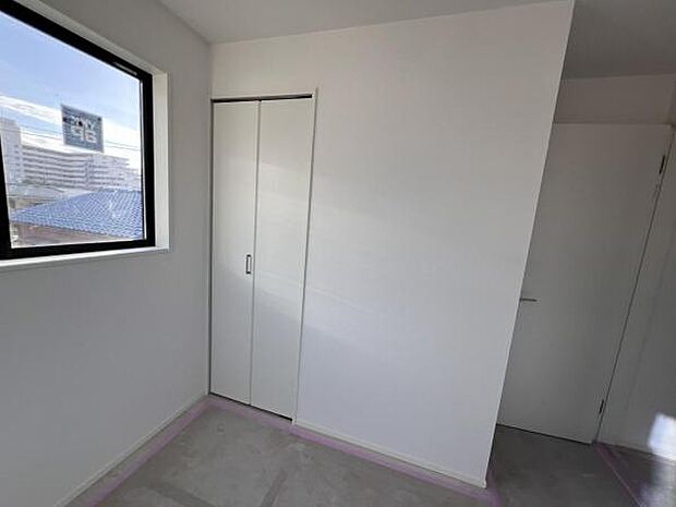 いつでもお部屋をスッキリお使い頂ける収納スペースを設置中の物を確認しやすく取り出しやすい収納スペース