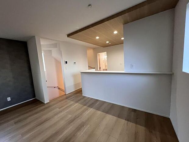 リビングダイニングになりますご家族そろっての素敵な空間になりそうですね暖かな日差しが差し込むリビング