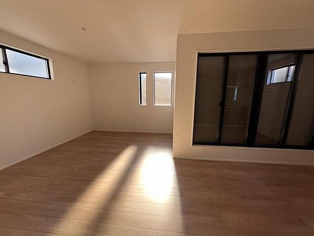 リビングダイニングになりますご家族そろっての素敵な空間になりそうですね暖かな日差しが差し込むリビング