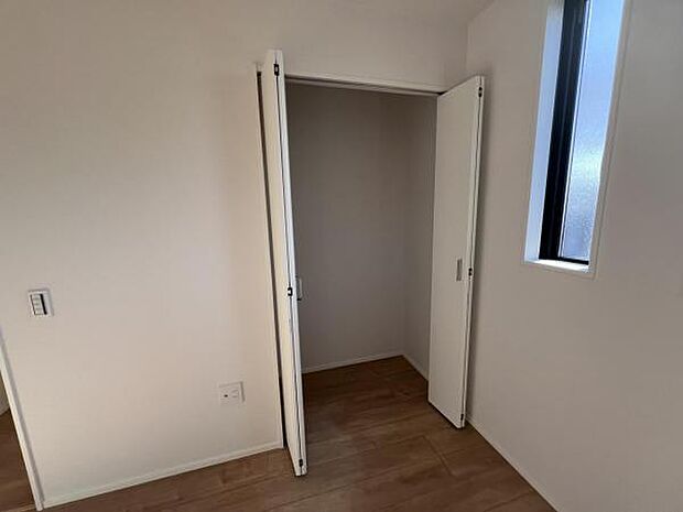 いつでもお部屋をスッキリお使い頂ける収納スペースを設置中の物を確認しやすく取り出しやすい収納スペース