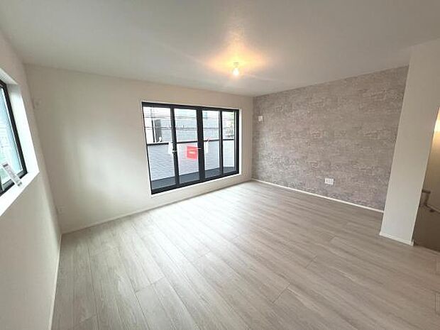 家族とゆったり時間を過ごせるリビングダイニング。