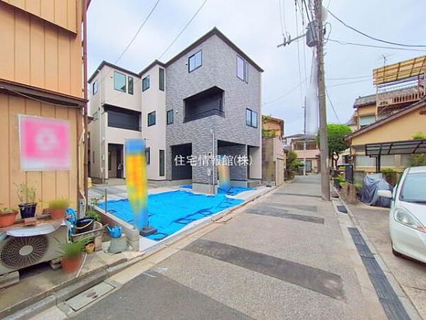 前面道路を含めた現地写真です。