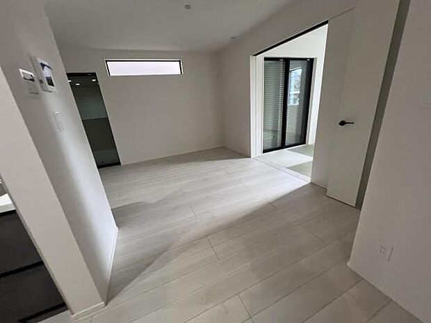 家族団らんの場所としてゆったりと居心地の良いリビングです明るい日差しが入る風通しの良いリビングですご