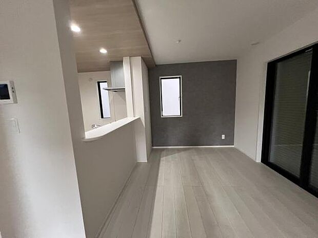 家族団らんの場所としてゆったりと居心地の良いリビングです明るい日差しが入る風通しの良いリビングですご