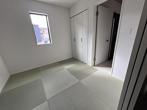 和室スペースです畳のお部屋は寛げる空間ですね一部屋あるとうれしい和室。客間、晩酌、家族団らんなど色々