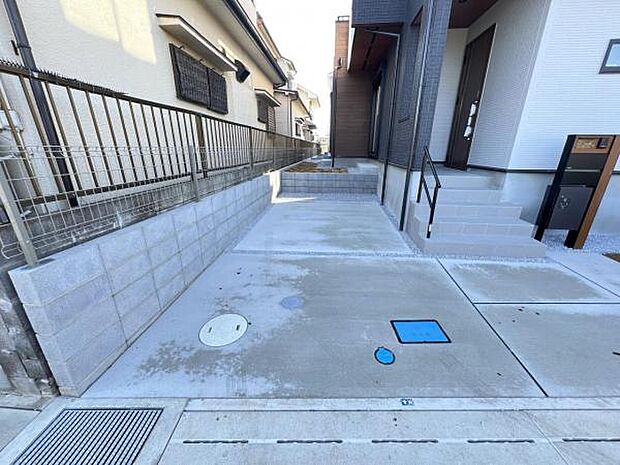 駐車場ももちろん完備しておりますのでお車所有の方にも心強いです。