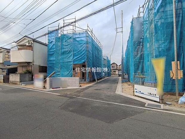 前面道路を含めた現地写真です。