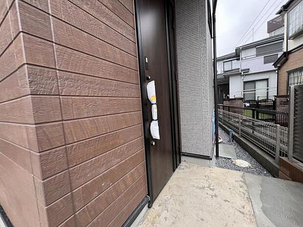 いつも気持ちよくご家族を迎えられる玄関です。綺麗で明るい玄関でお客様をお迎えいただけます。