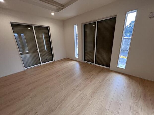 家族団らんの場所としてゆったりと居心地の良いリビングです明るい日差しが入る風通しの良いリビングですご