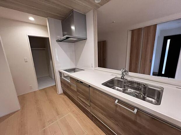 料理の時間が楽しくなるキッチンスペースです作業スペースが広く家事動線をゆったりと確保できるキッチン