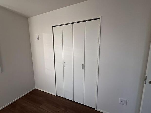 いつでもお部屋をスッキリお使い頂ける収納スペースを設置中の物を確認しやすく取り出しやすい収納スペース