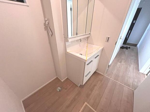 脱衣所は小さなお子様がいるご家庭にも重宝されます。