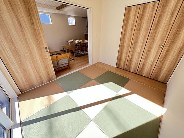 和室スペースです。畳のお部屋は寛げる空間ですね。