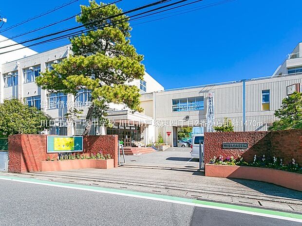 川口市立戸塚中学校まで約1470m(徒歩19分)