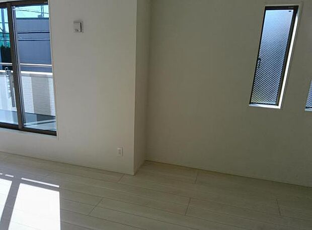 家族とゆったり時間を過ごせるリビングダイニング。