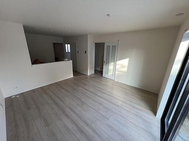 ご家族の温かい時間を演出するダイニングスペースです。